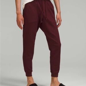 Lululemon At Ease Jogger
Red Merlot size M